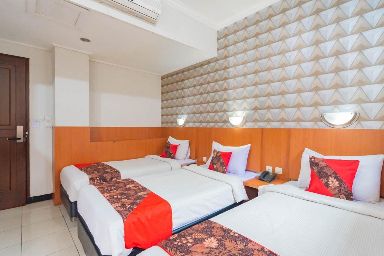 Cihampelas Hotel 2 Mitra Reddoorz Bandung Exterior photo