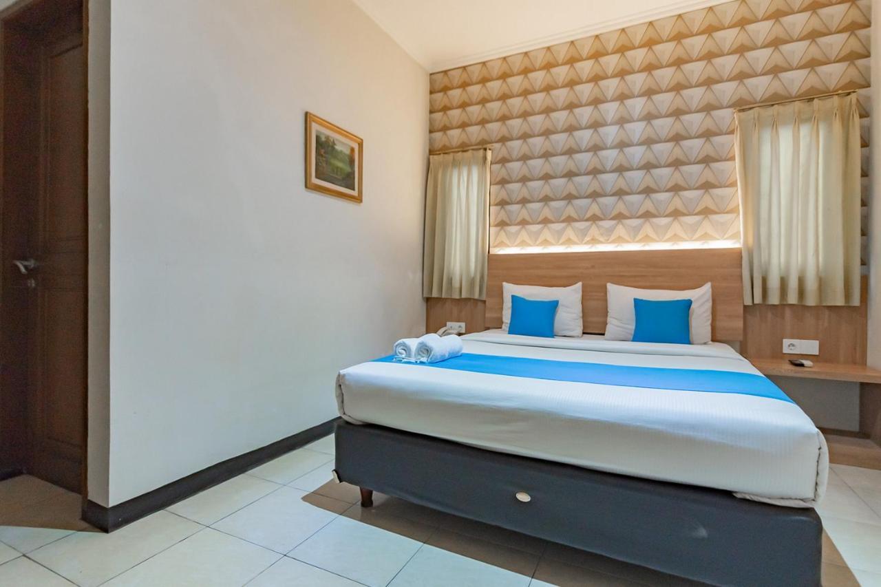 Cihampelas Hotel 2 Mitra Reddoorz Bandung Exterior photo